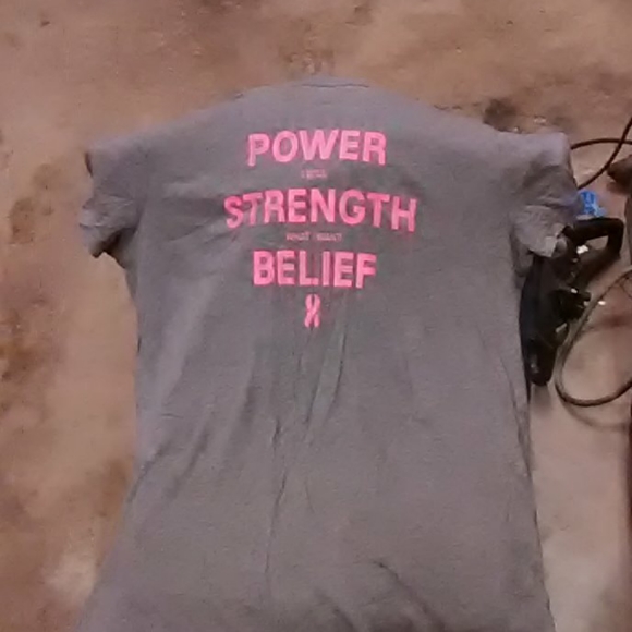 Underarmour t-shirt - Picture 2 of 4